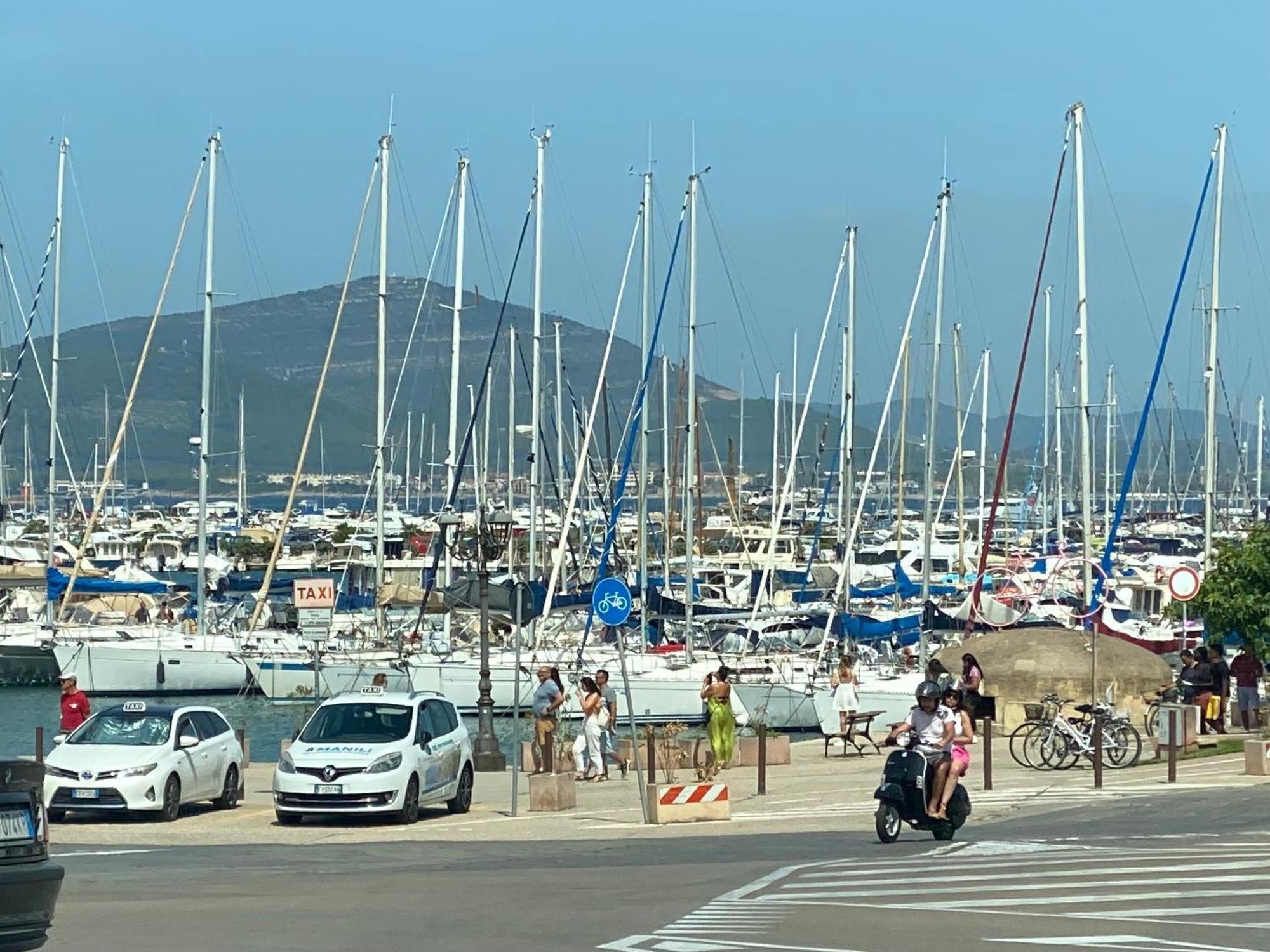 Appartamento Isola Catalana アルゲーロ エクステリア 写真